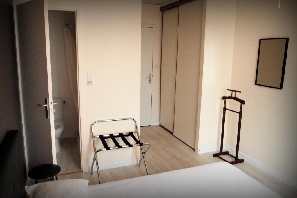 Hotel Le Rohu Séné Habitación foto