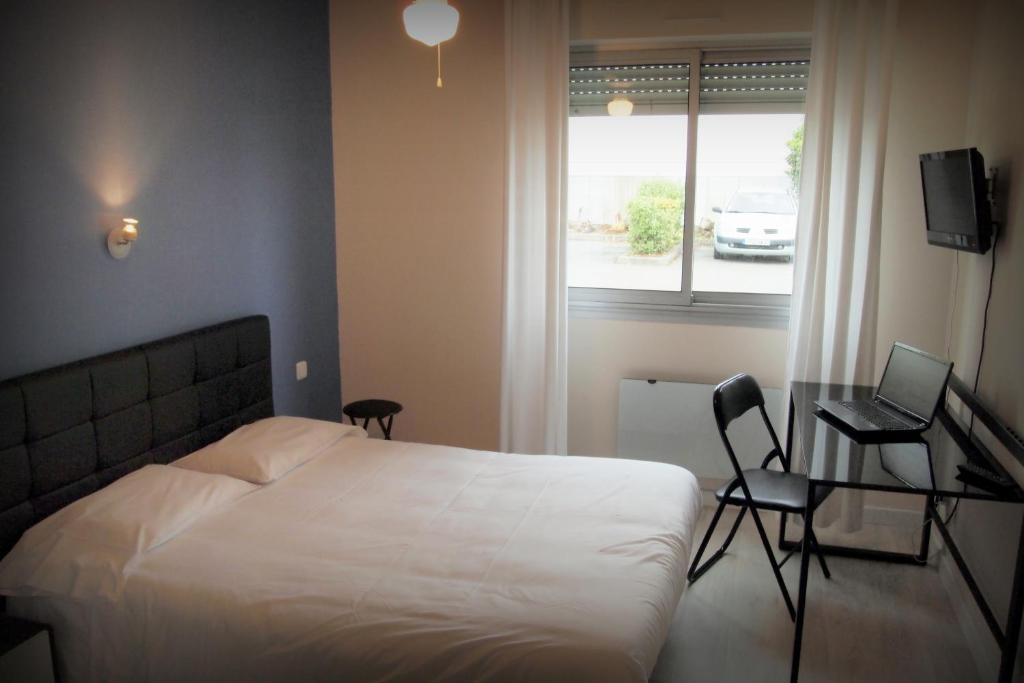 Hotel Le Rohu Séné Habitación foto
