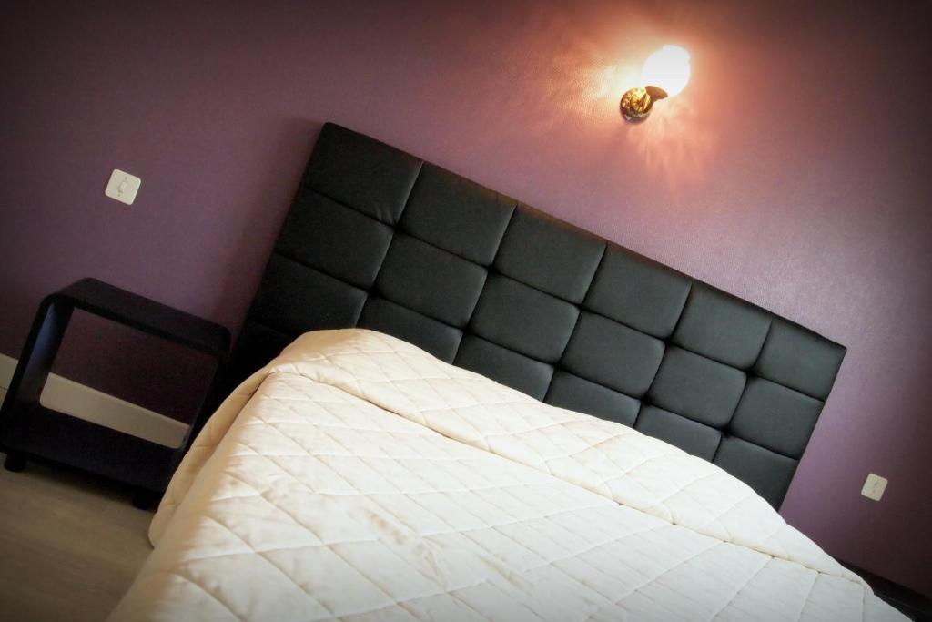 Hotel Le Rohu Séné Habitación foto
