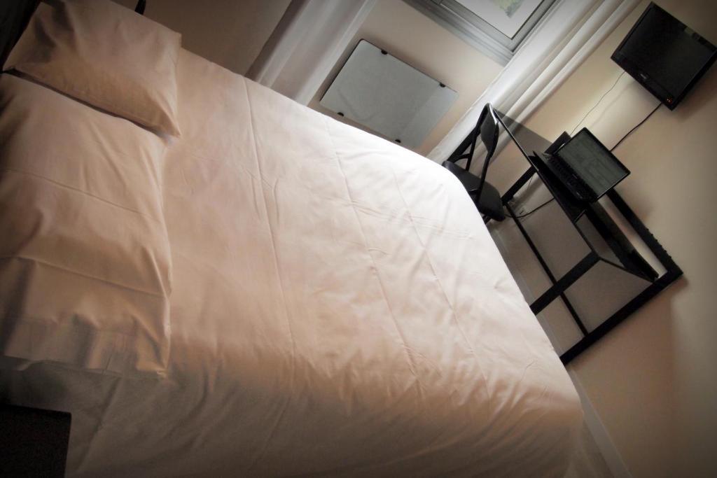 Hotel Le Rohu Séné Habitación foto